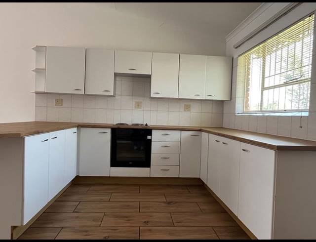 3 BEDROOM TOWNHOUSE FOR SALE IN WALDRIFT